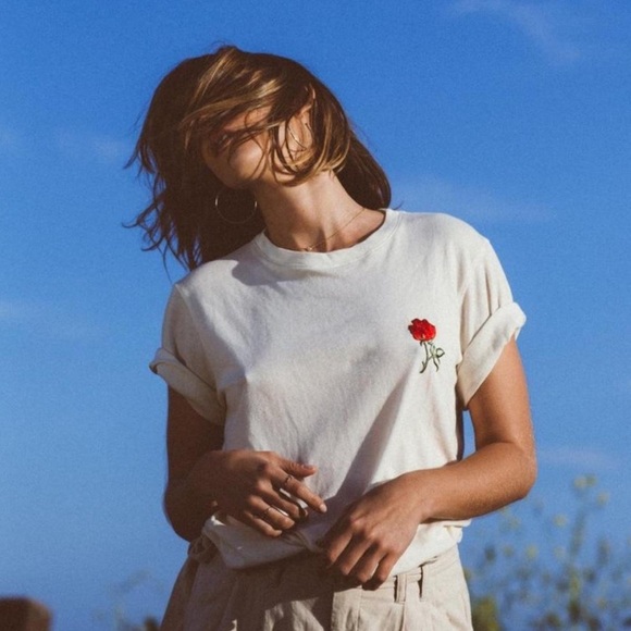 Riot Society Tan Tee with Red Rose Embroidery - Picture 1 of 6